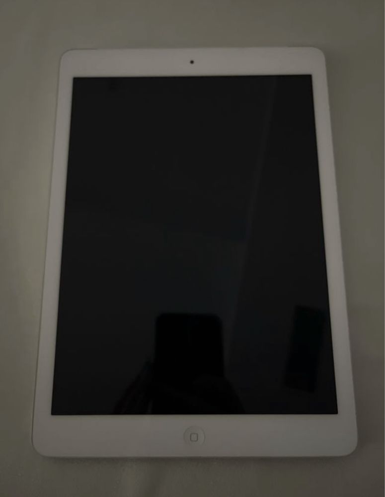 Apple iPad Air 128GB Wifi + Cellular / Prateado