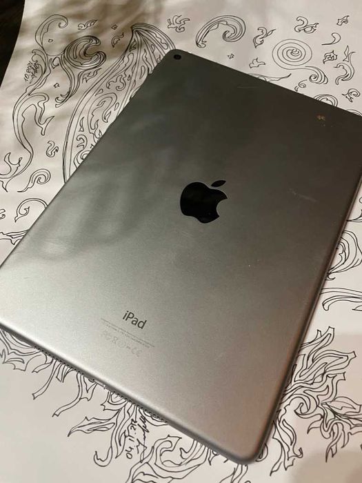 Планшет iPad Air 2 на 64 гігабайта