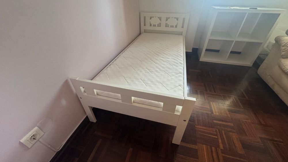 Cama Ikea Kritter e colchão