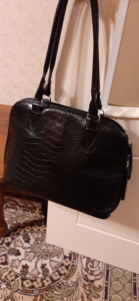 Шкіряна жіноча сумочка