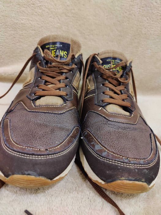 Sapatilhas Lois em bom estado tam. 43