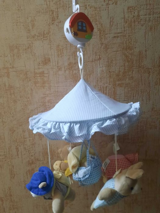 Мобіль на дитяче ліжко