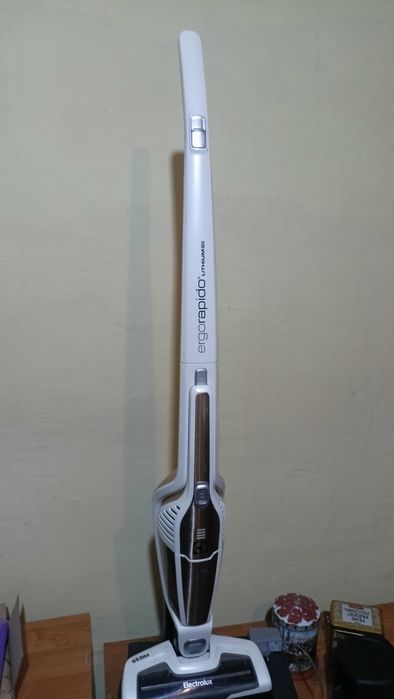 Odkurzacz bezprzewodowy w dobrym stanie Elektrolux