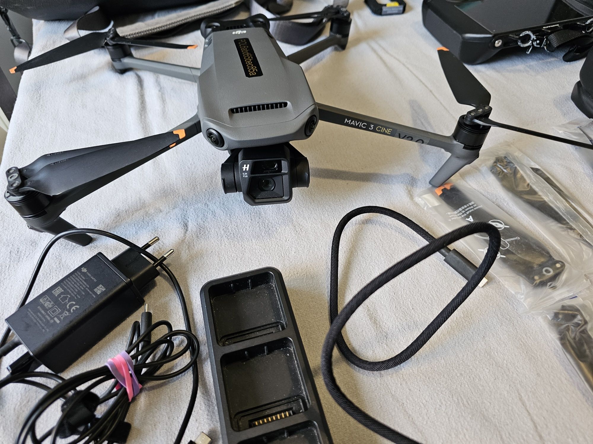 Dron Dji Mavic 3 Cine Fly More Combo