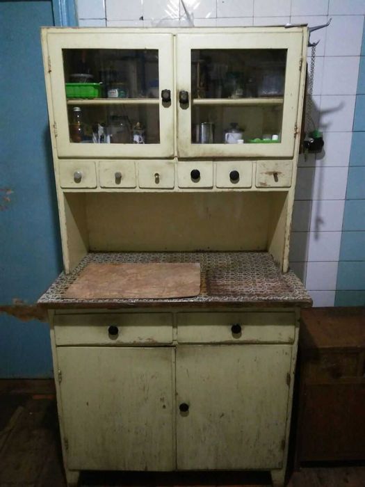 Буфет кухонный ретро 50-х годов ссср.Один хозяин,родная краска.