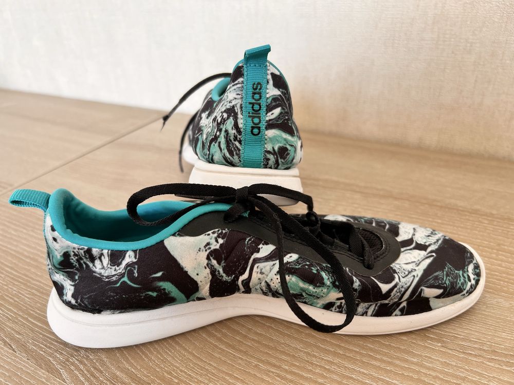 Жіночи кросівки Adidas