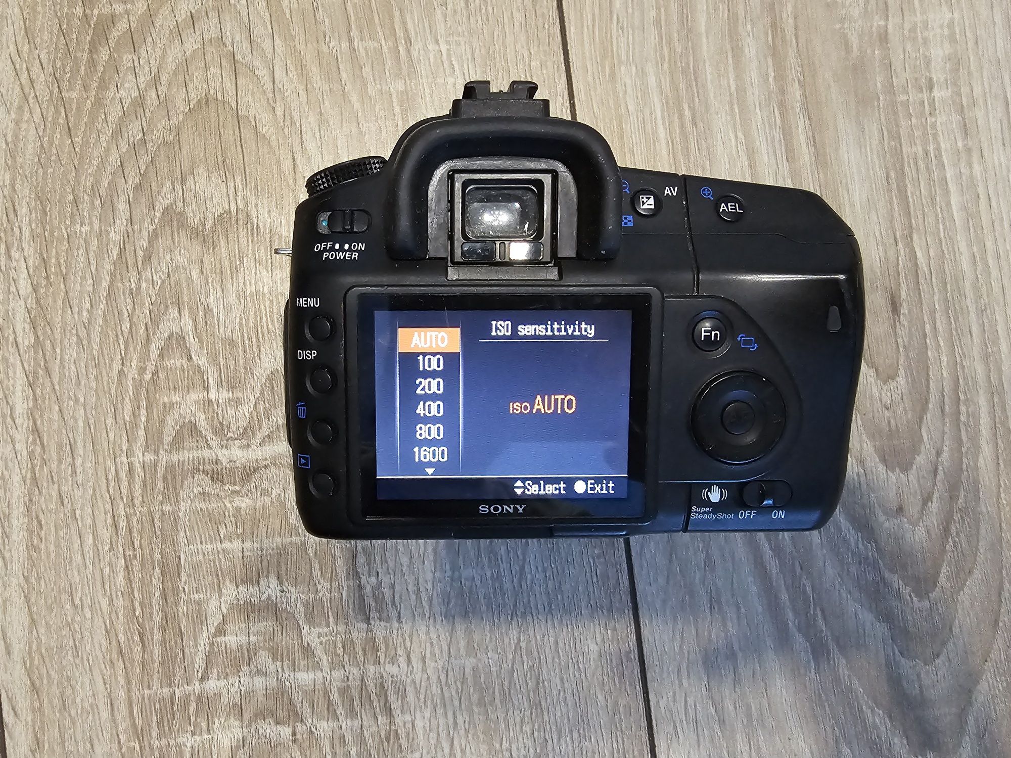 Фотоапарат Sony Alpha DSLR-A200