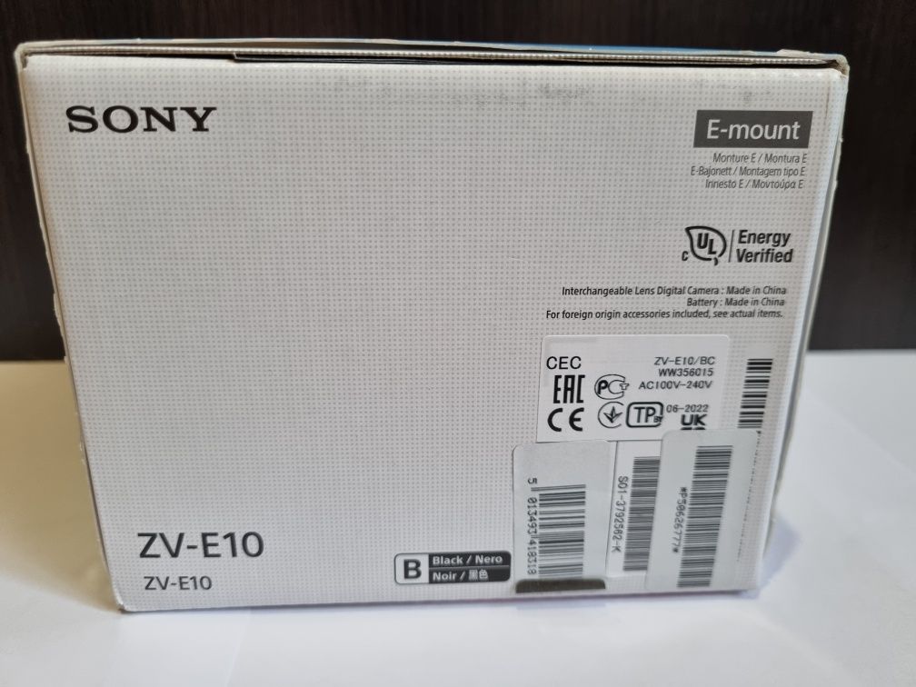 Фотоапарат зі змінним об'єктивом Sony ZV-E10 body Black