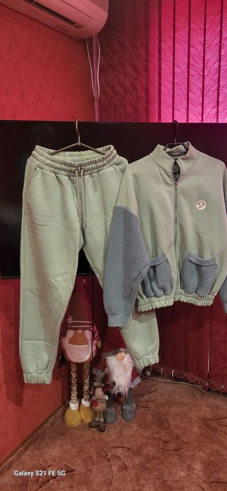 Женский теплый кастюм.