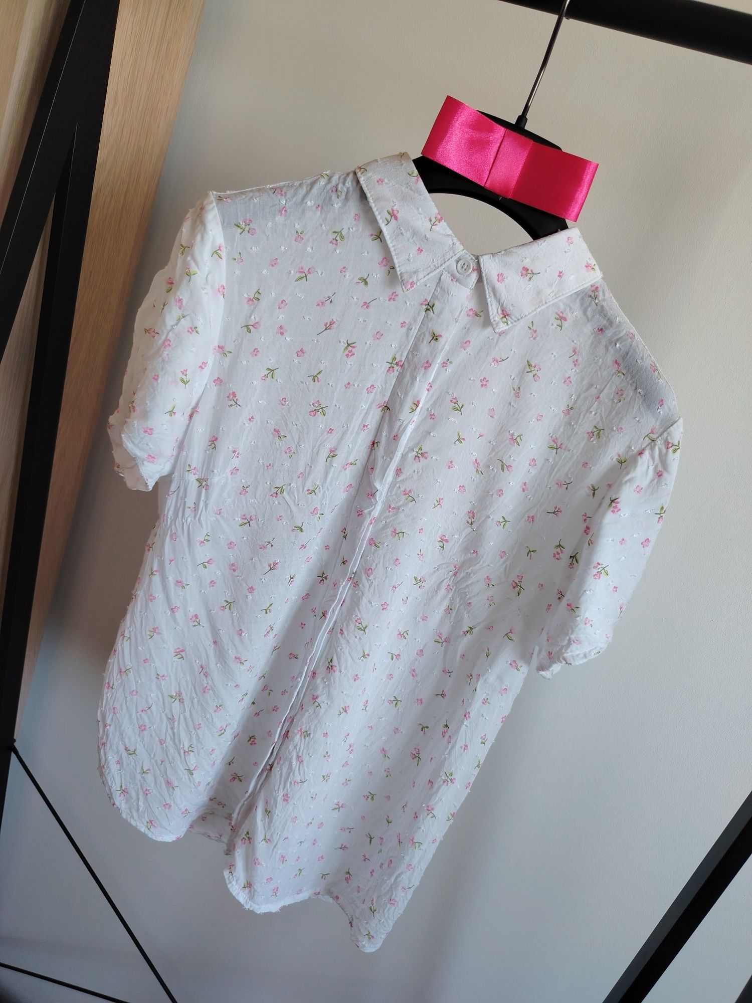 Biała koszula damska w różowo-zielone kwiatki oversize XS/S/M