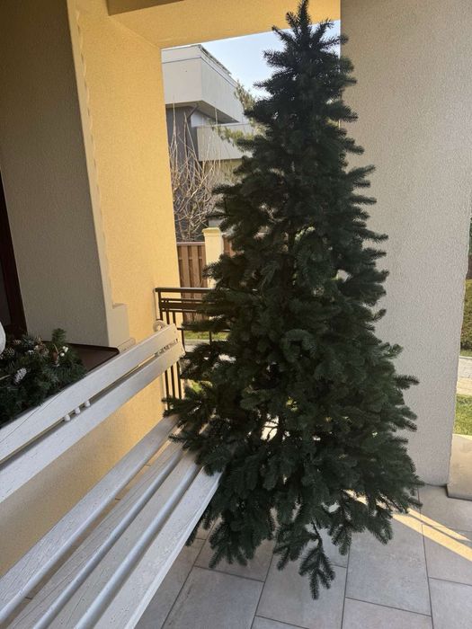 Новоррічні прикраси, ялинка, гірлянди, новорічний декор