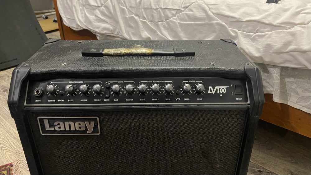 Гітарний комбопідсилювач Laney LV-100