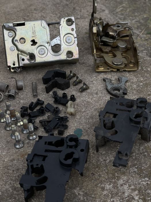 Замок дверей ремонт задніх правих Scudo Jumpy expert Скудо джампі експ