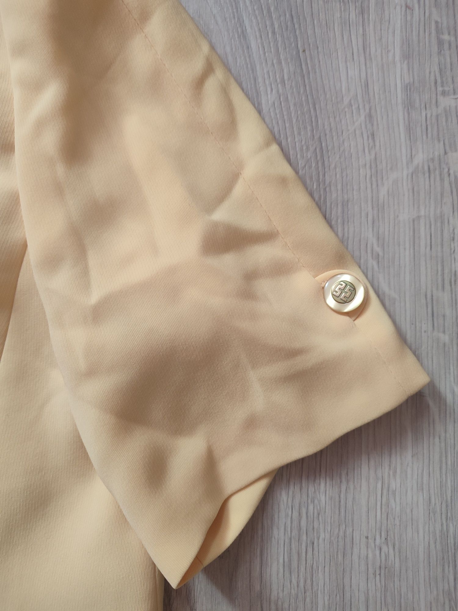 Żółty elegancki żakiet marynarka z krótkim rękawem