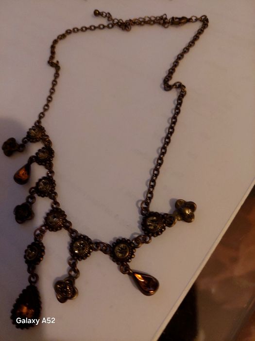 naszyjnik w stylu secesyjnym z miedzi z kryształkami