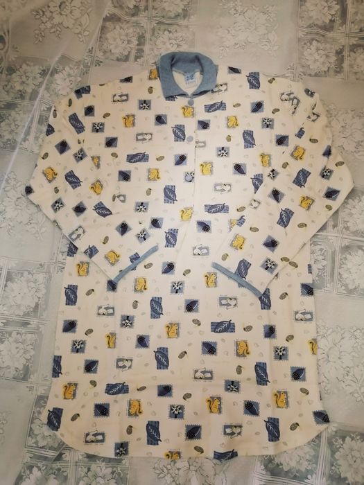 Camisas de noite e robes novos