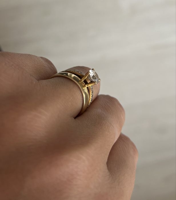 Кільце каблучка лимонне золото 585 розмір 17