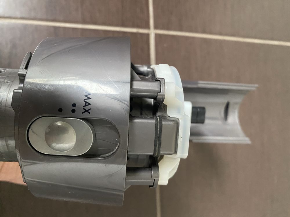 Пылесос Dyson V10
