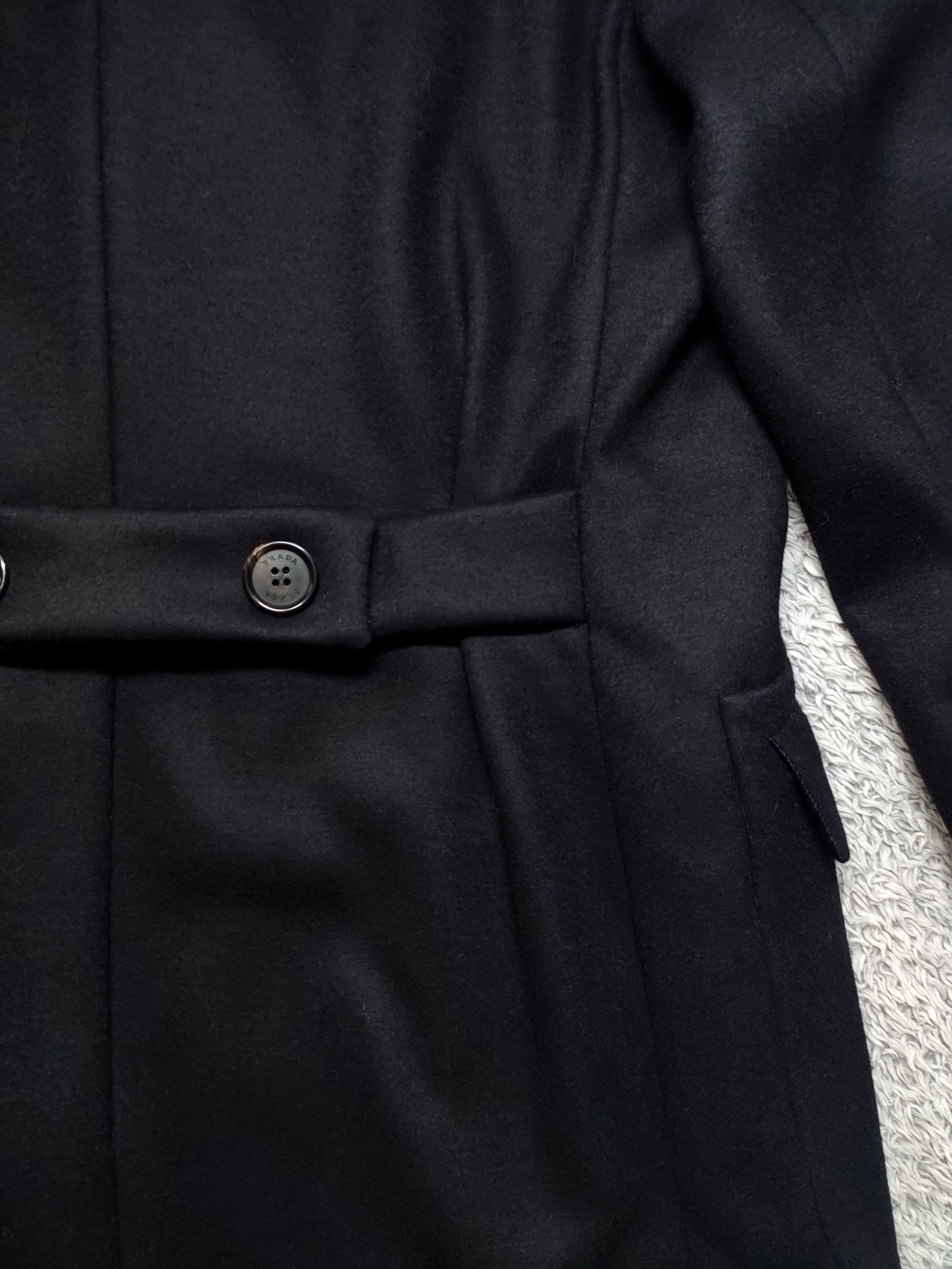 Двубортне стильне якісне чорне шерстяне шесть пальто Prada