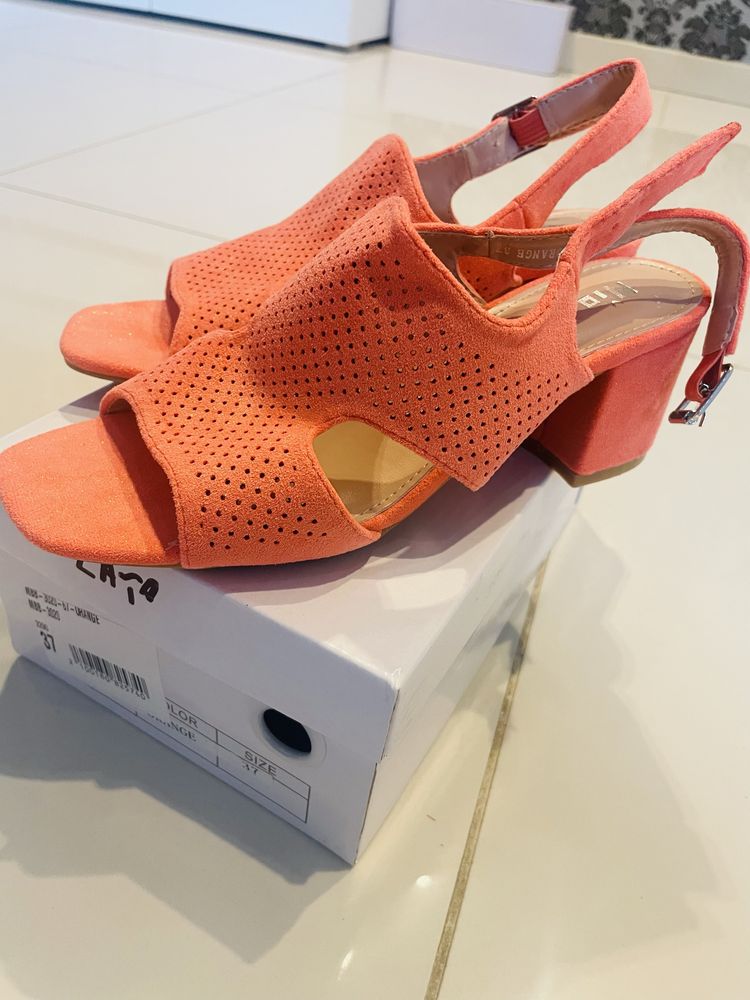 Sandały nowe orange 37