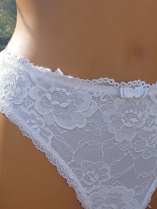 Stringi koronką białe damskie rozmiar S/M