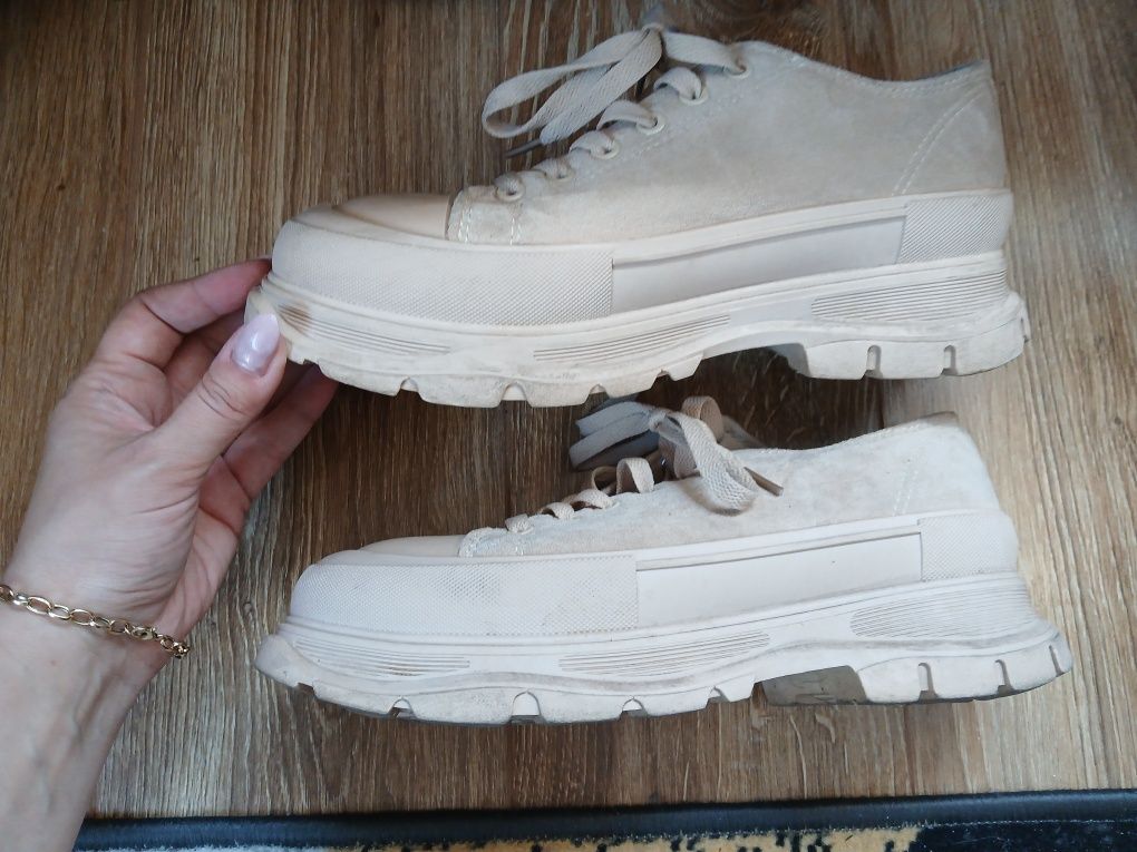Buty Beżowe na grubej platformie r.38