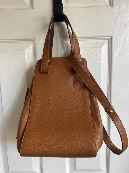 Bolsa de mão/ombro LOEWE Hammock em pele cor conhaque. Tamanho médio.