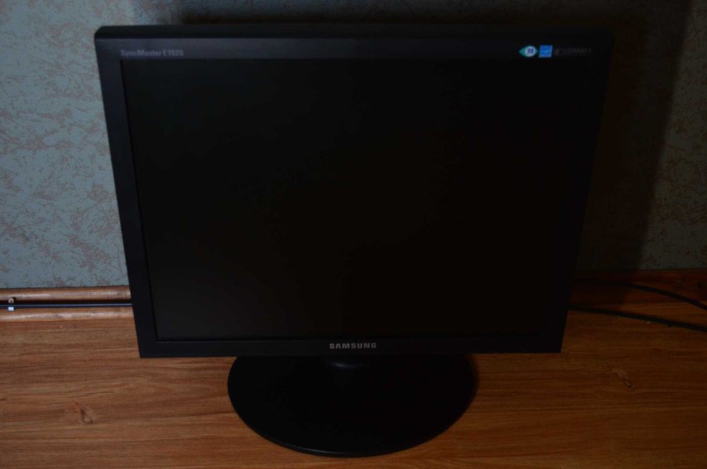 Монітор 19'' Samsung SyncMaster E1920NR б/у