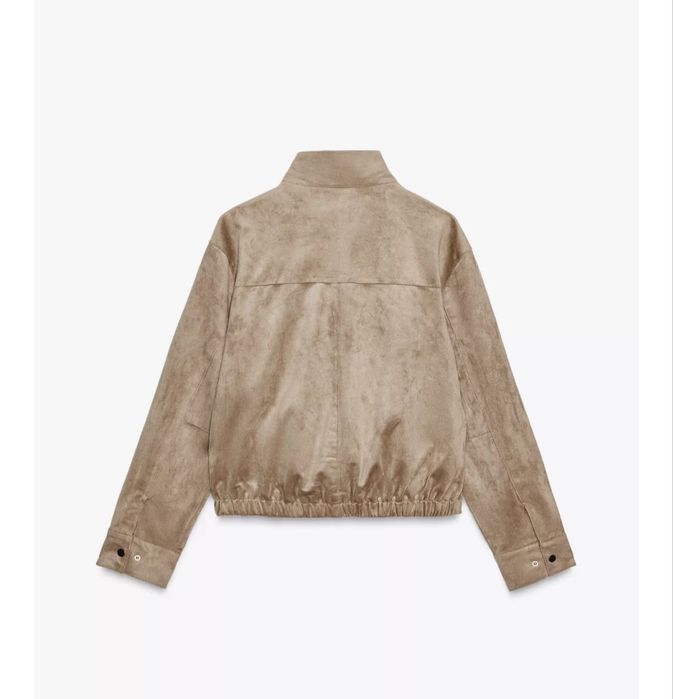 Куртка з коміром-стійкою та довгими рукавами