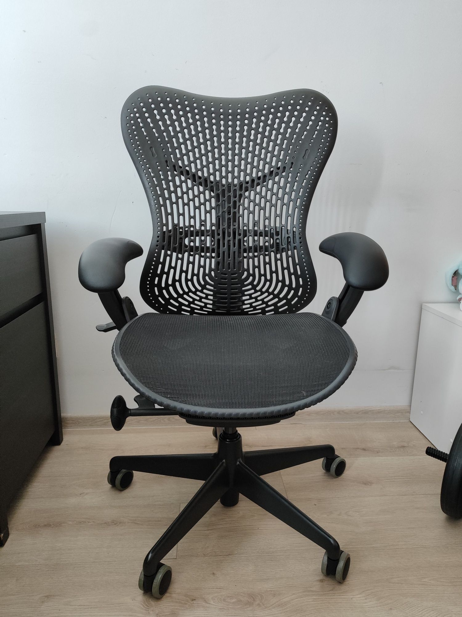 Fotel biurowy Herman Miller Mirra