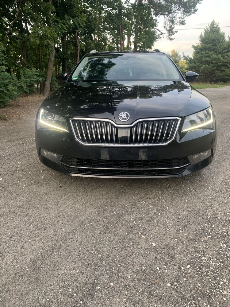 Polecam !! Superb 2.0 tdi ksenon  dsg 19 felgi
