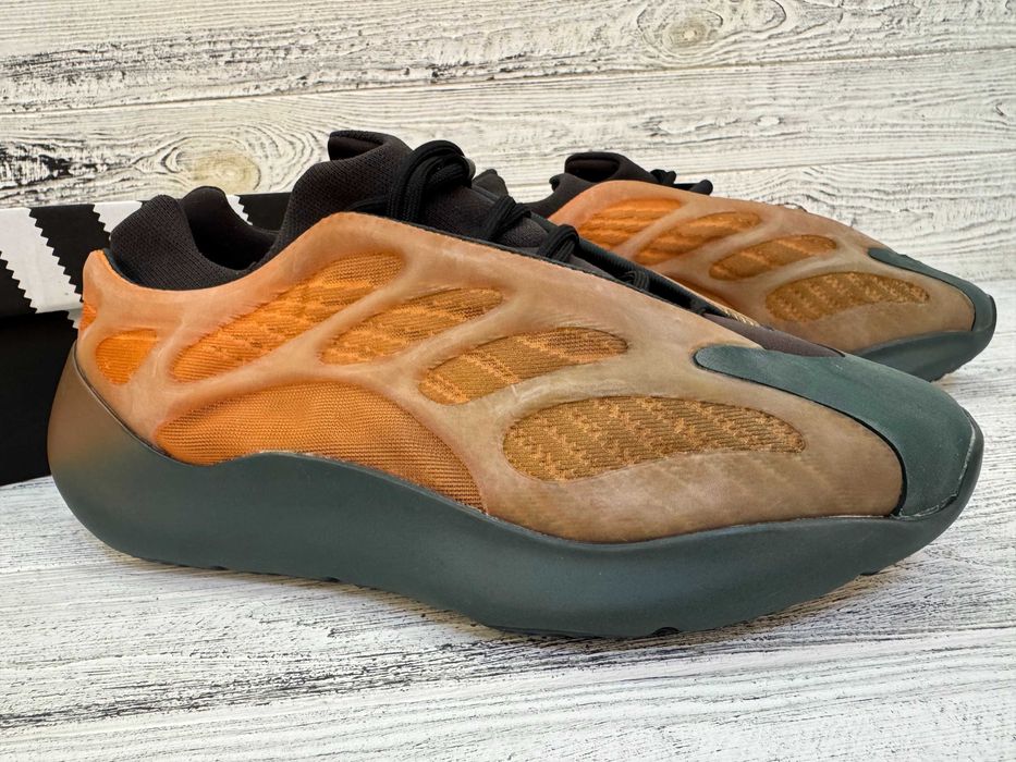 Кросівки Adidas Yeezy 700 V3 Orange Copper Fade Адидас із буст 700