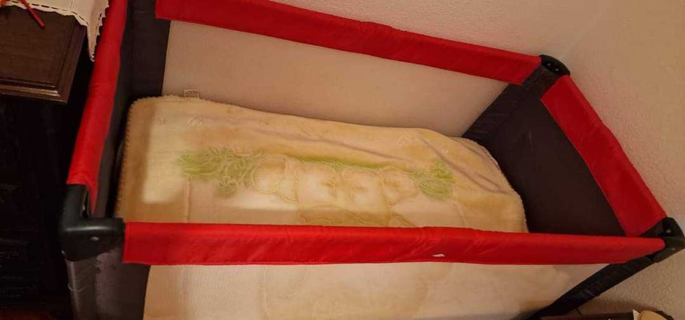 Cama de viagem para criança