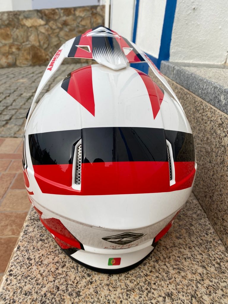 Vendo Capacete Kenny Track - L - Novo