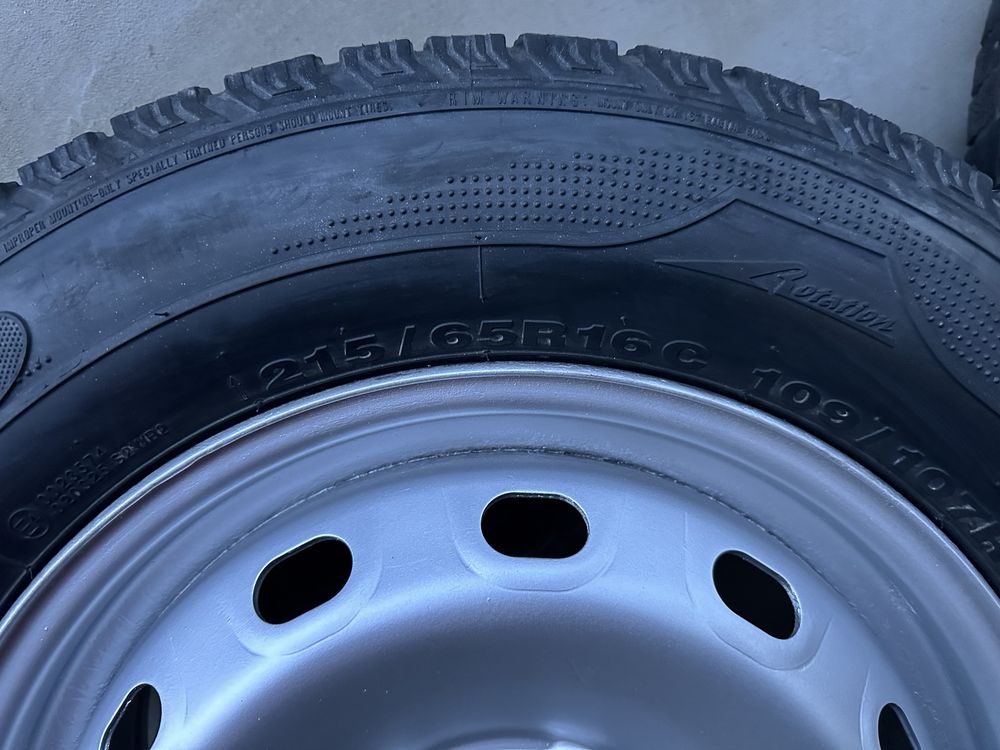 Диски з резиной  5х114,3   215/65 R 16 C. зимні шиповані