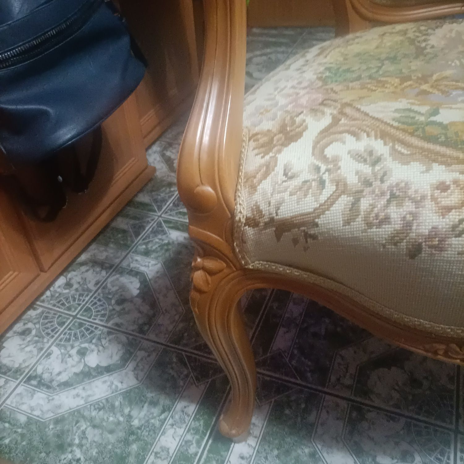 Piękny fotel z gobelinem