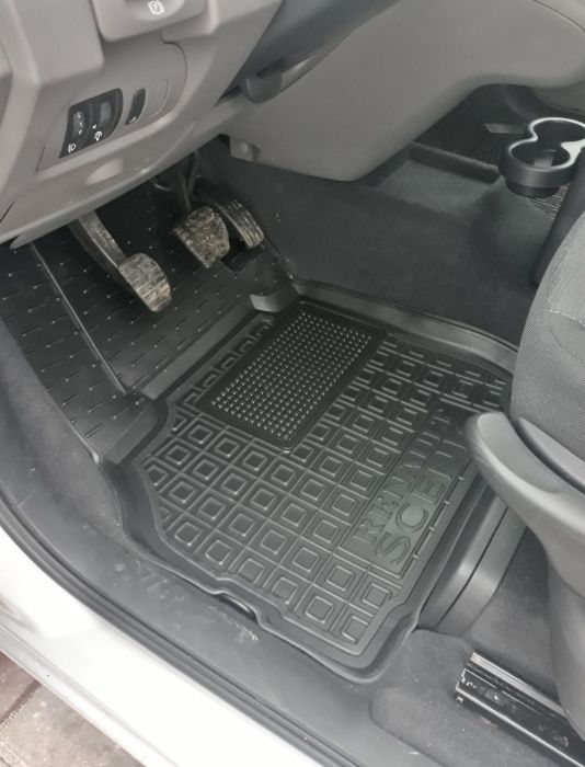 Коврики Opel Meriva A / Renault Scenic (2-3) / Toyota Camry (40-50-70)