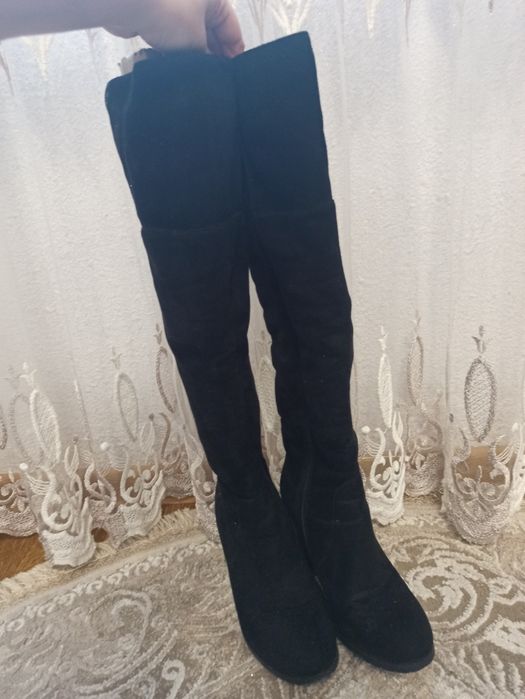 Зимові ботфорти на широкому каблуку