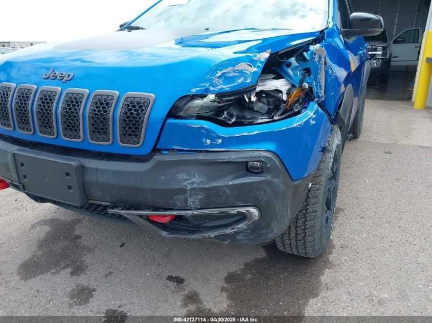 Jeep cherokee trailhawk 2022  4x4  3.2