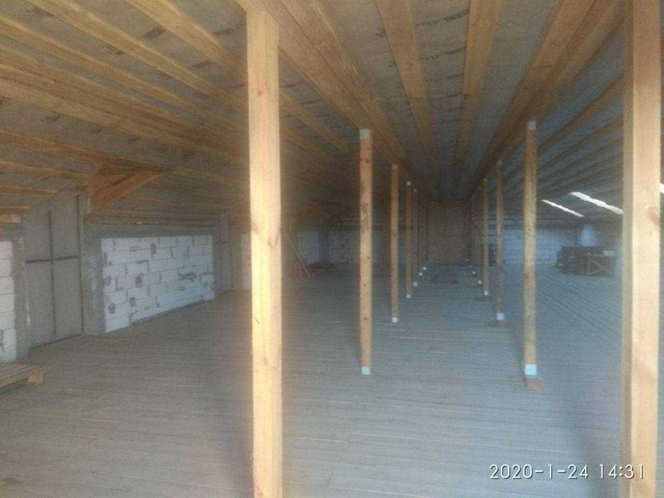 Будівля на фасаді дороги під комерційну діяльність: магазин, СТО, тощо