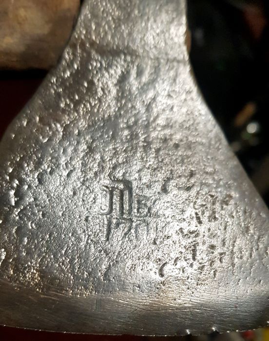 Продам Топоры хозинвентарь