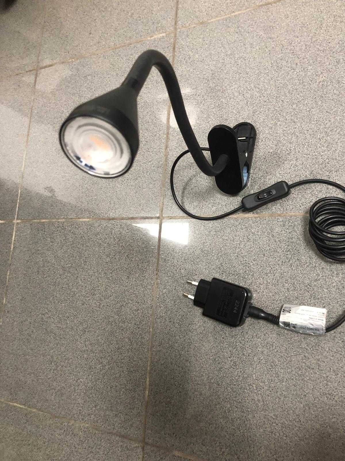 Projetor com Mola LED – Preto | Compacto, Flexível e Económico!