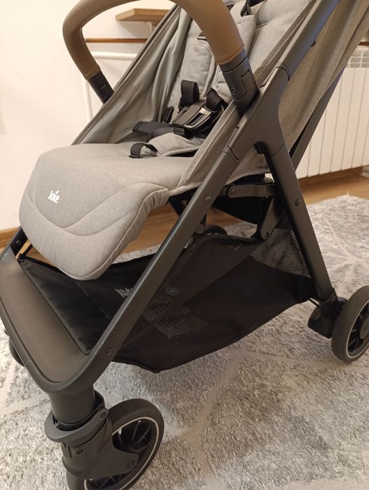 Joie Pact Pro lekki kompaktowy wózek spacerowy spacerówka