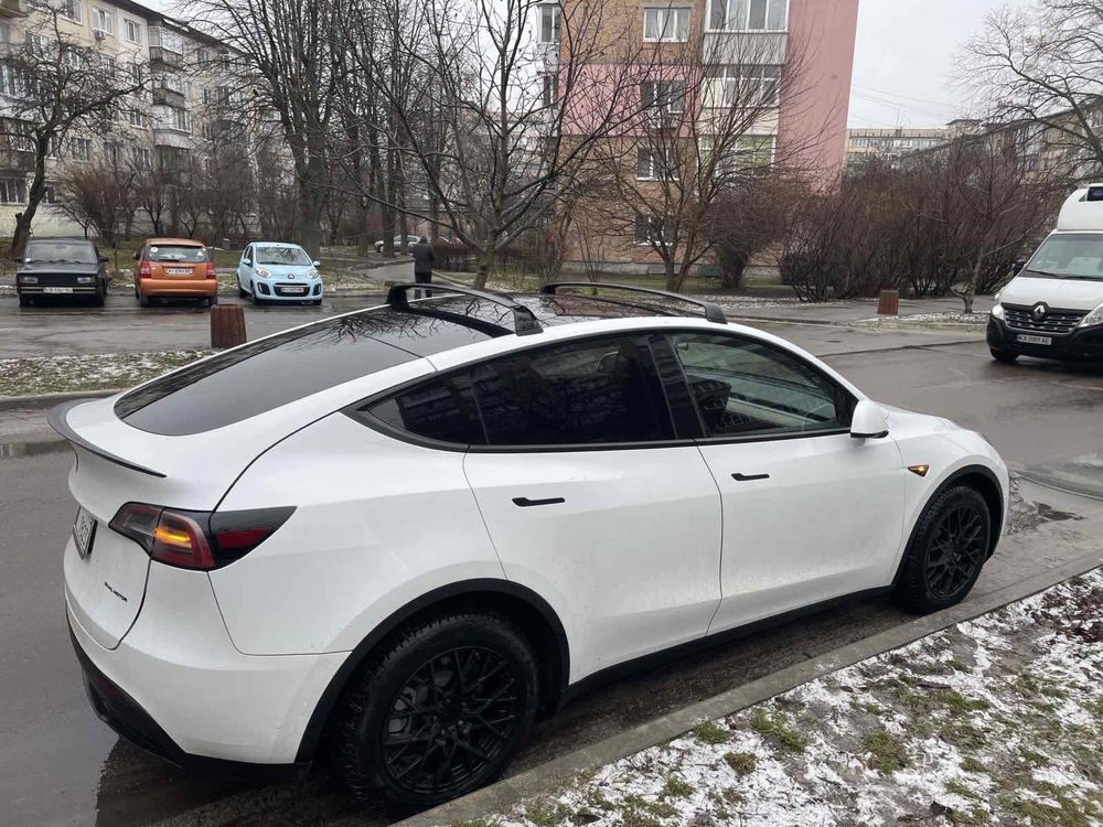 Tesla Model Y рейлинги на крышу оригинал разборка