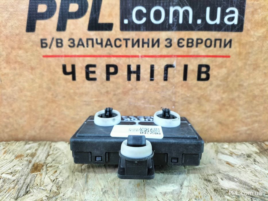 Audi Q7 4M 2015- A4 B9 Блок управления двери передней 4M0959793N