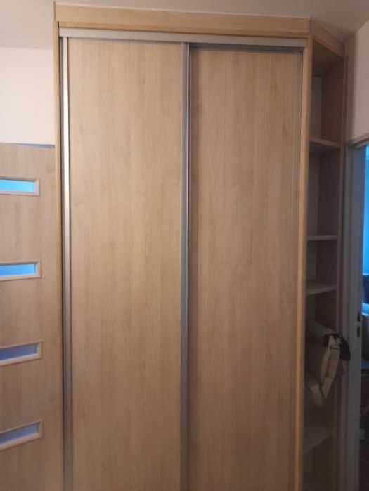 Wykonuję meble na wymiar.