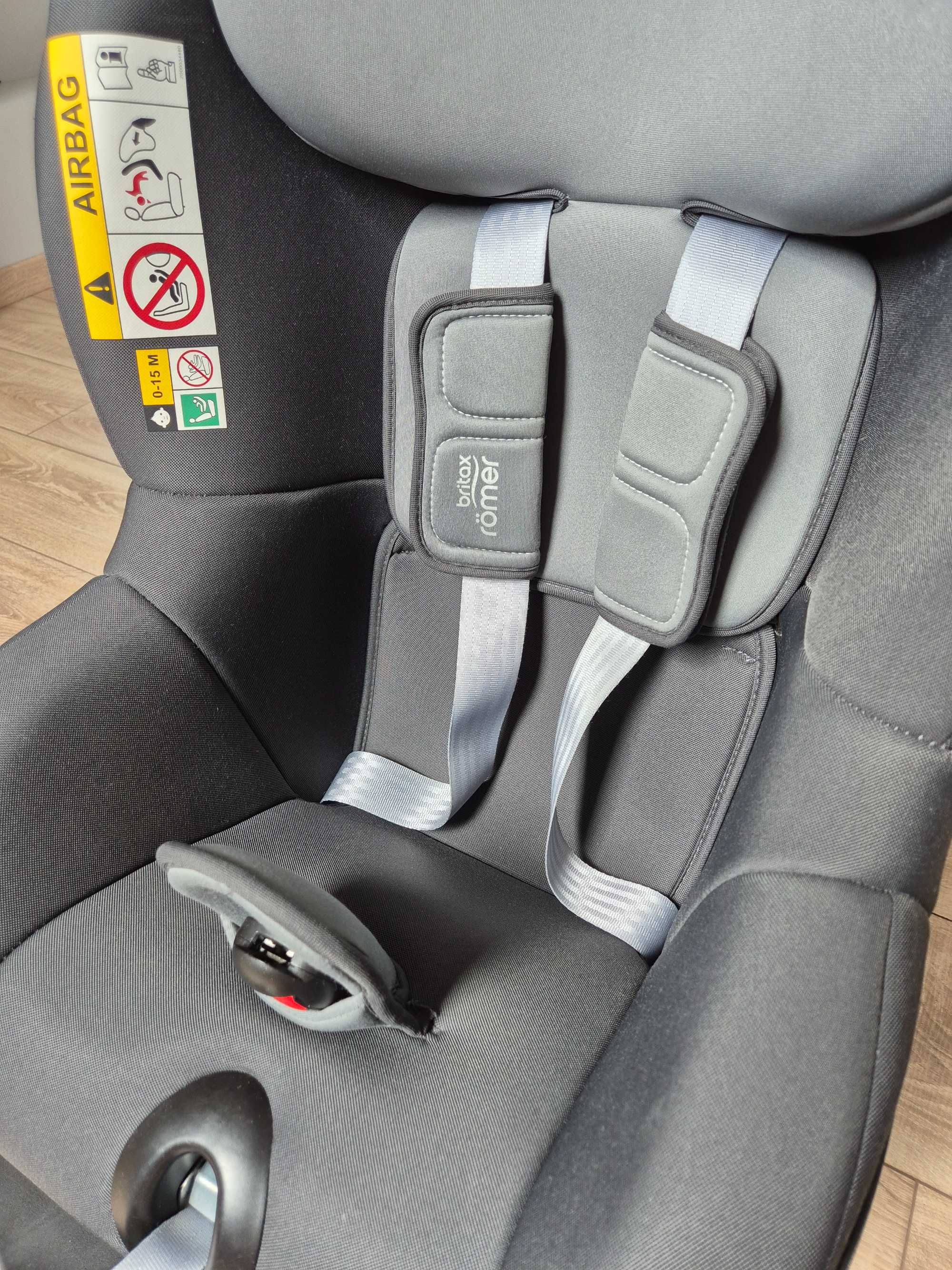 Fotelik Britax Romer Dualfix M I-Size obrotowy isofix