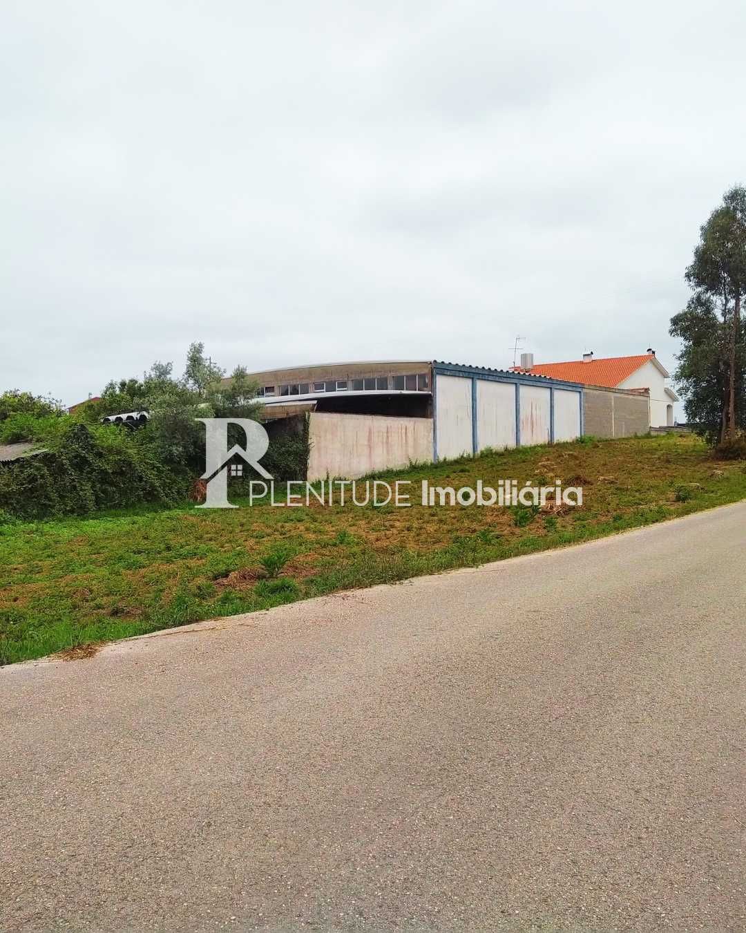 Terreno com Vista e Acesso Fácil – Bajouca, Leiria