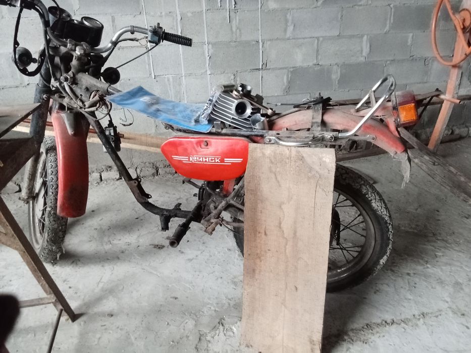 Продам мотоцикл мінськ 125 з новими запчастинами і ще 2 восхода 3