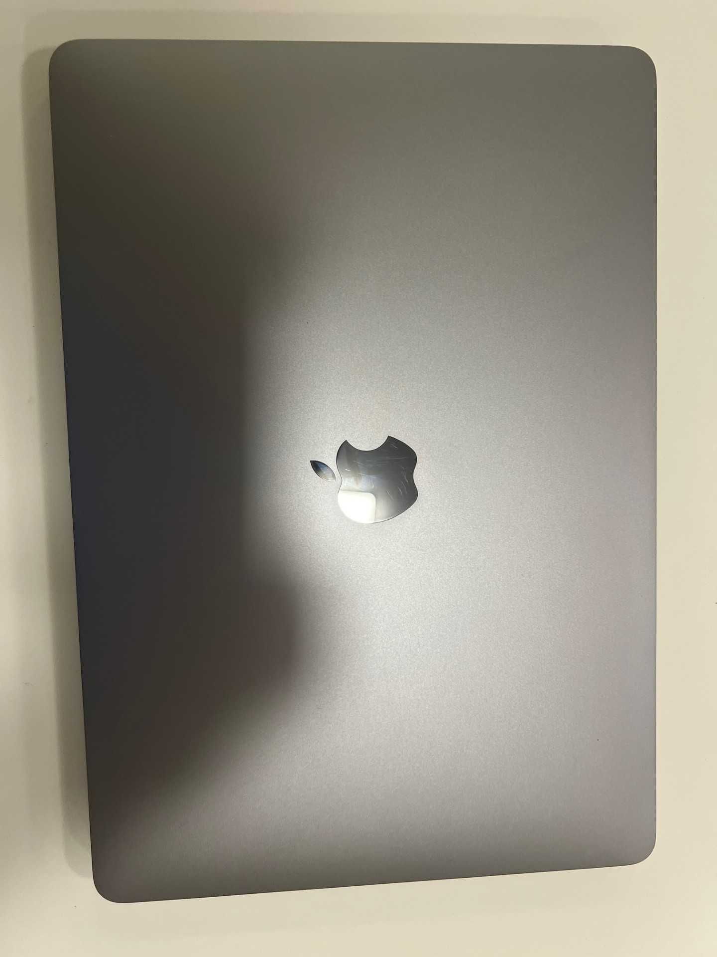 MacBook Pro 13" (2020, 4 portas Thunderbolt 3) C/ Garantia